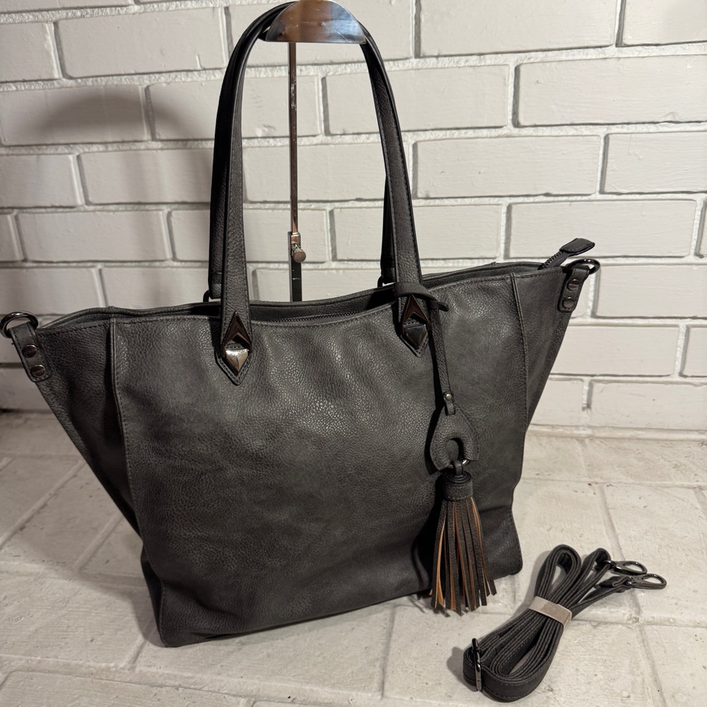 NWOT GUSSACI overnighter/weekender dark gray tote